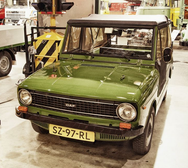 Daf 66 YA in burgeruitvoering; nr 1201 van Hub van Doorne