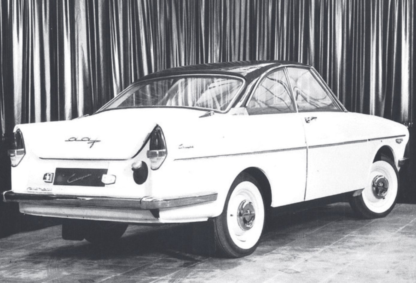 DAf 750 coupé (1962) - Zijkant achterzijde